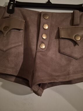 Women’s Suede-Look Pocket Front Short Shorts in Taupe